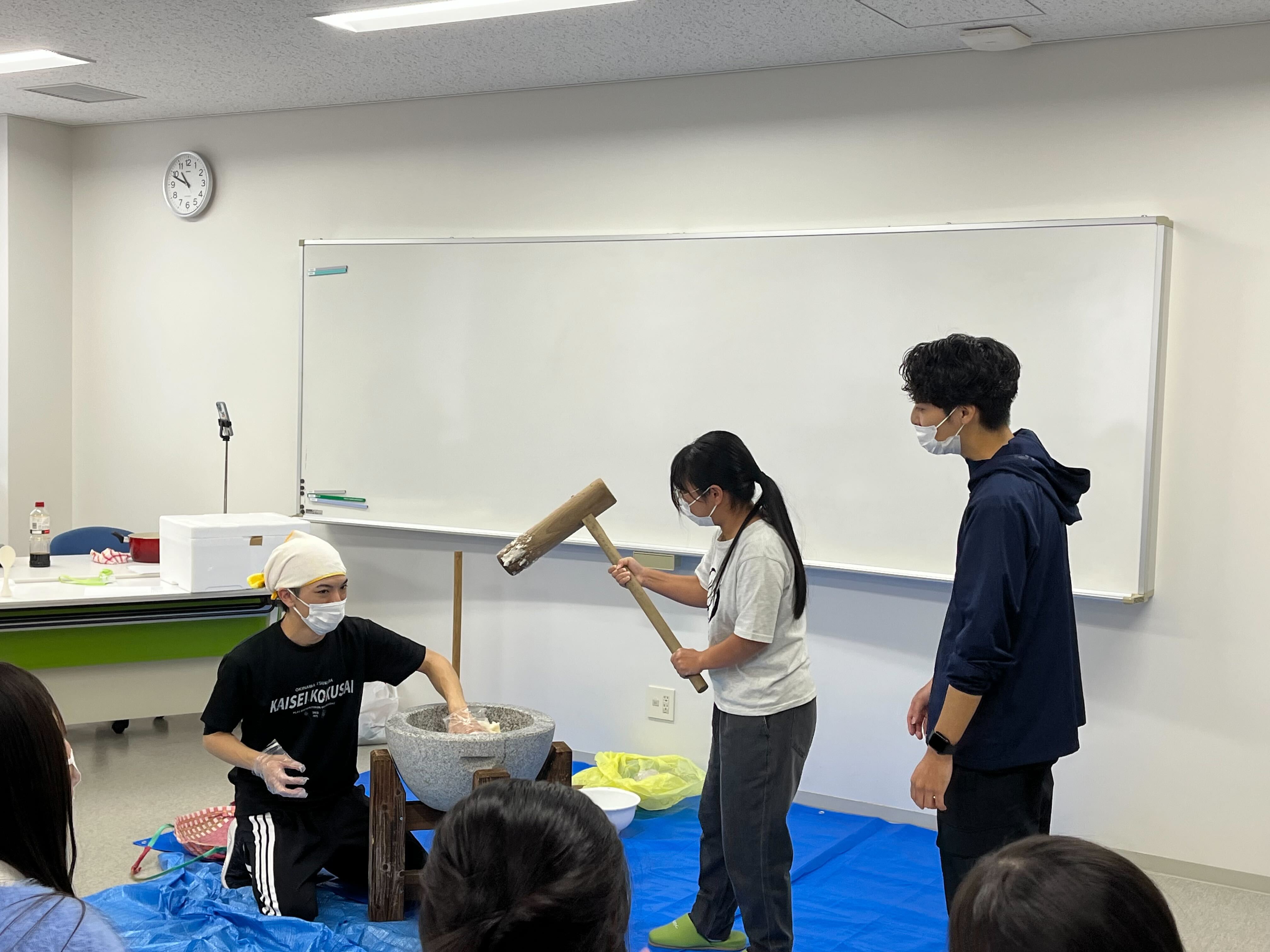 新春！餅つき大会！の様子